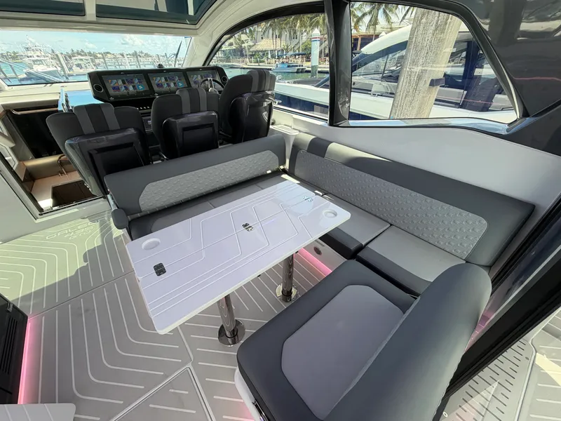 Slide: The Image of Galeon 435 GTO 2026 - 25