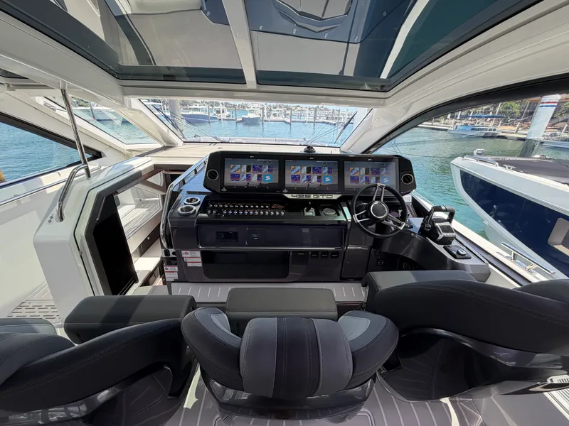 Slide: The Image of Galeon 435 GTO 2026 - 26