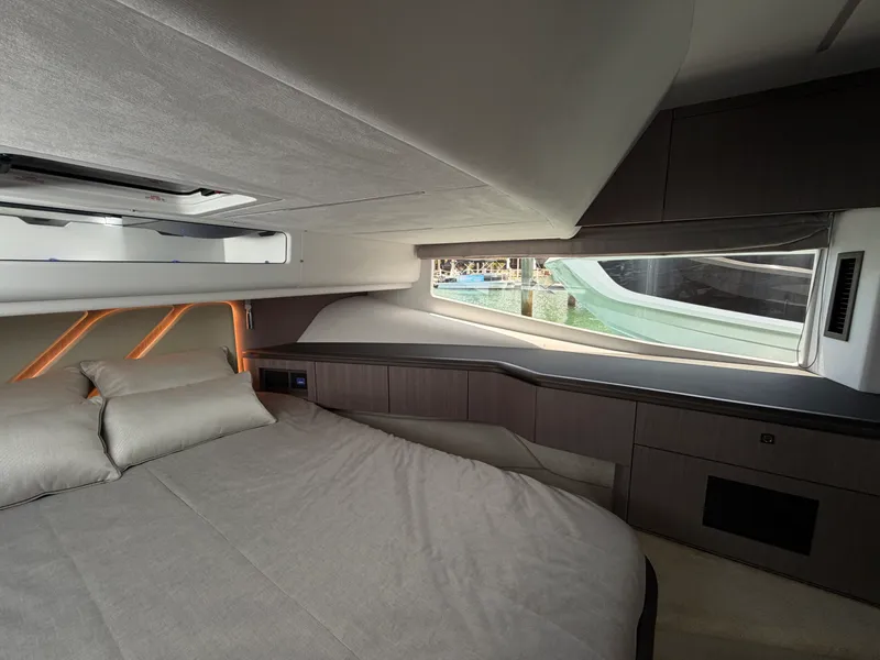 Slide: The Image of Galeon 435 GTO 2026 - 56