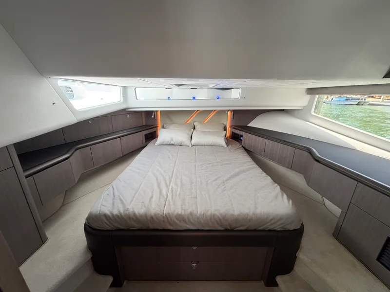 Slide: The Image of Galeon 435 GTO 2026 - 54