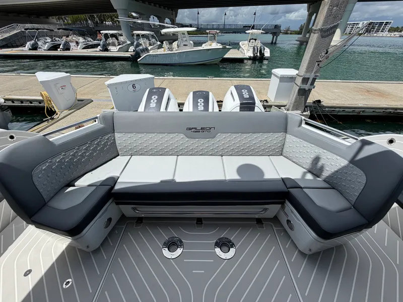 Slide: The Image of Galeon 435 GTO 2026 - 19