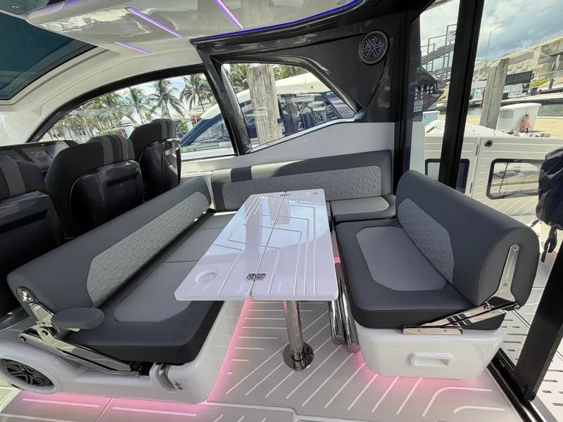 Slide: The Image of Galeon 435 GTO 2026 - 24