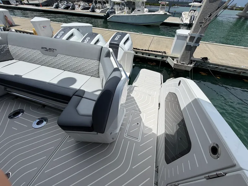Slide: The Image of Galeon 435 GTO 2026 - 21