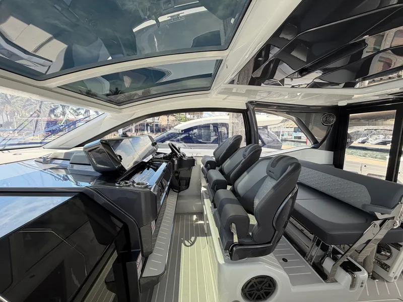 Slide: The Image of Galeon 435 GTO 2026 - 27