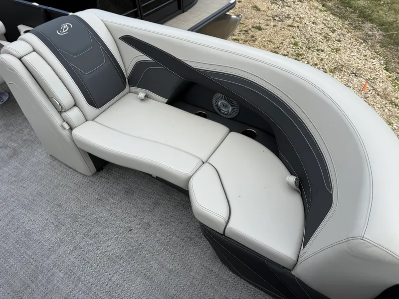 Slide: The Image of Barletta Cabrio 22 QC 2026 - 8