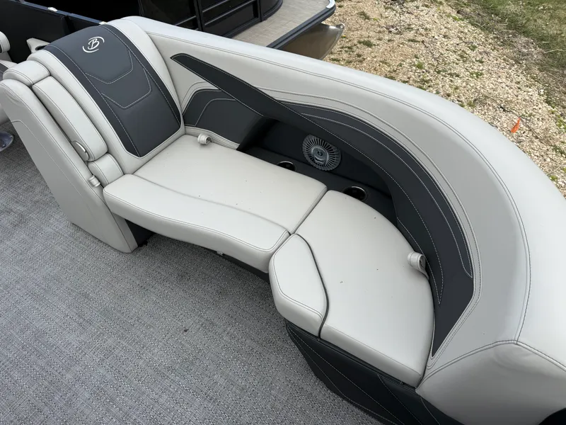 Slide: The Image of Barletta Cabrio 22 QC 2026 - 9