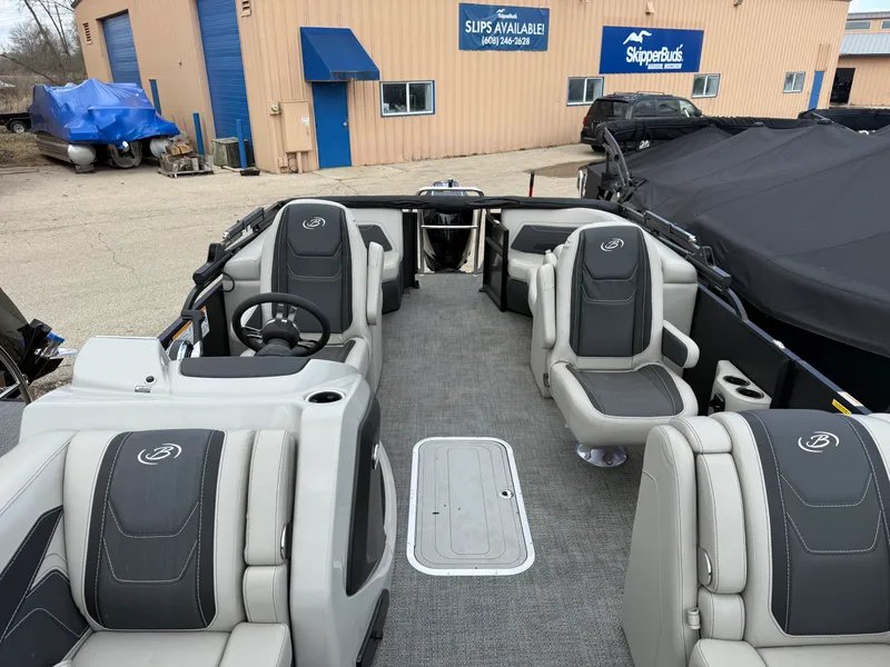 Slide: The Image of Barletta Cabrio 22 QC 2026 - 11