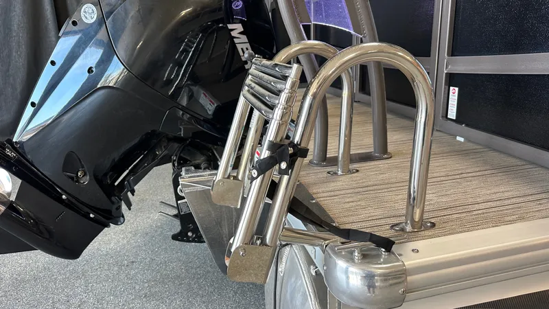 Slide: The Image of Premier 230 SUNSATION 2022 - 6