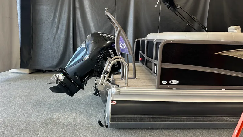 Slide: The Image of Premier 230 SUNSATION 2022 - 5
