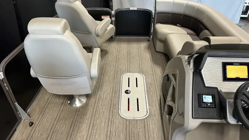 Slide: The Image of Premier 230 SUNSATION 2022 - 41