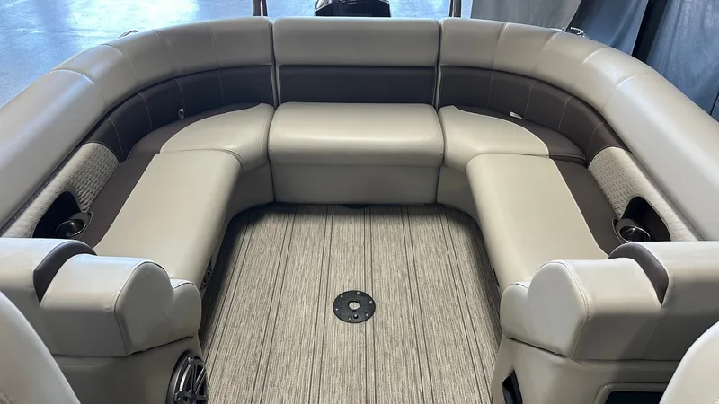 Slide: The Image of Premier 230 SUNSATION 2022 - 15