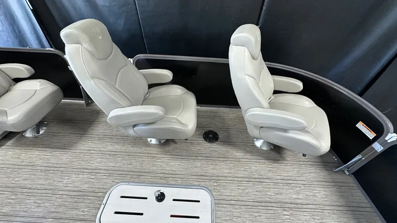 Slide: The Image of Premier 230 SUNSATION 2022 - 46