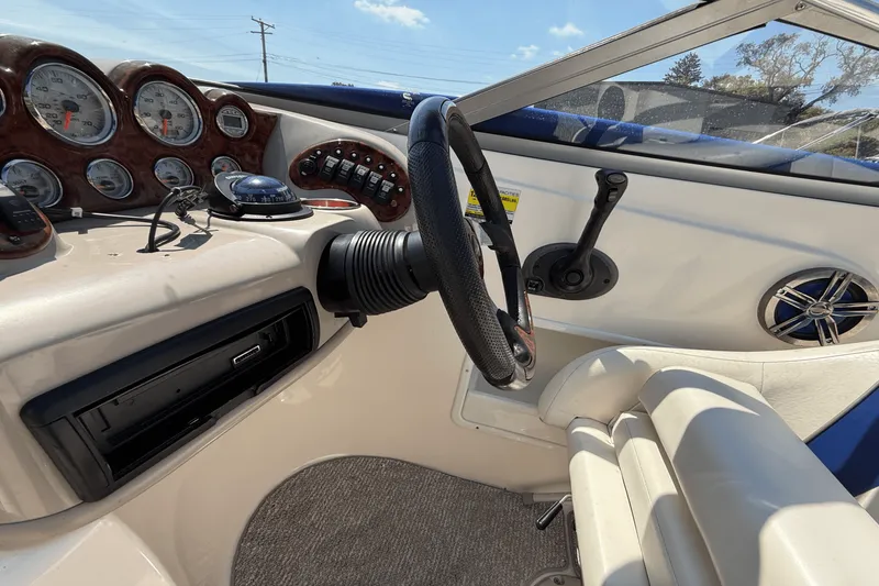 Slide: The Image of Rinker 232CC 2004 - 32