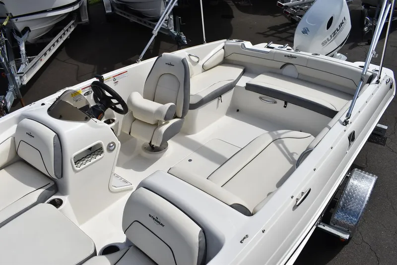 Slide: The Image of Stingray 182SC 2024 - 14