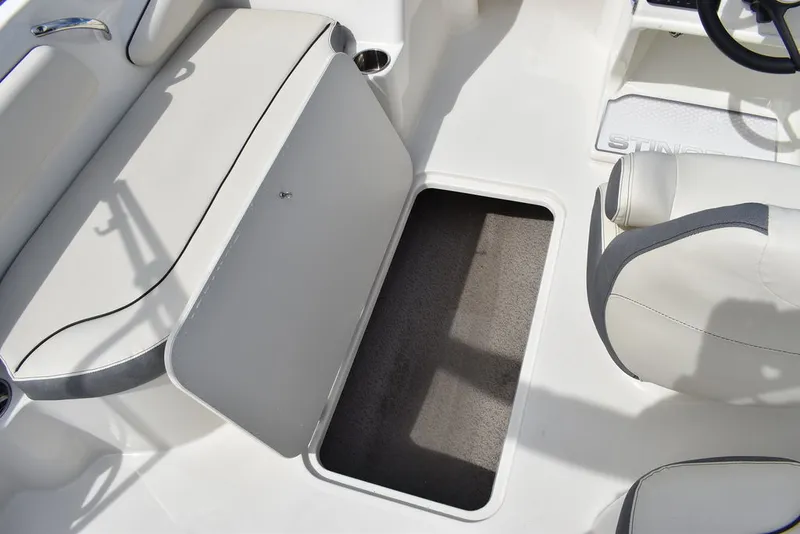 Slide: The Image of Stingray 182SC 2024 - 22