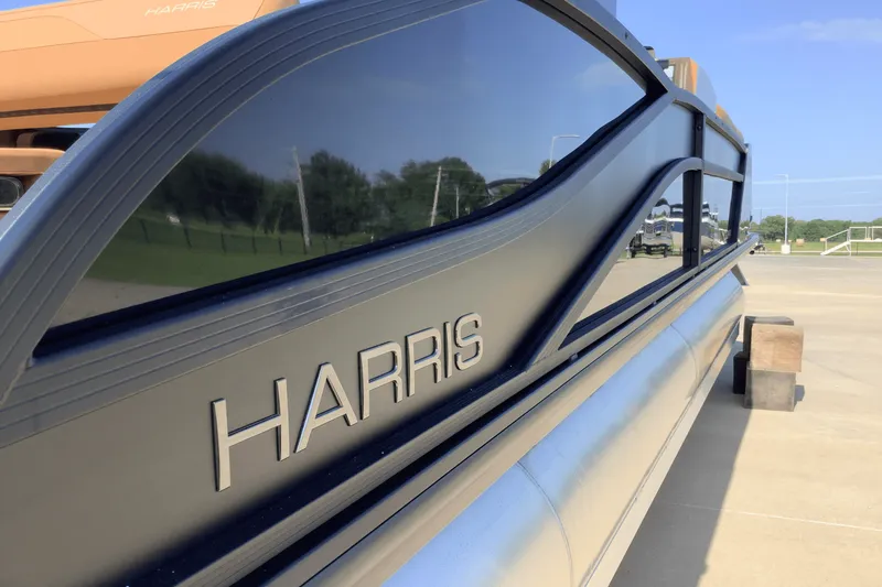Slide: The Image of Harris Grand Mariner 250 2026 - 11