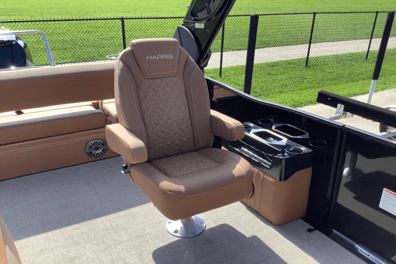 Slide: The Image of Harris Grand Mariner 250 2026 - 13