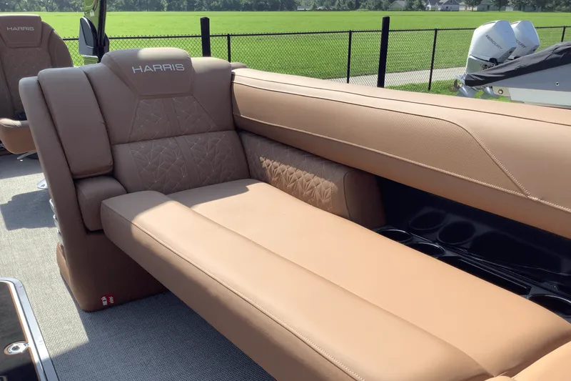 Slide: The Image of Harris Grand Mariner 250 2026 - 20