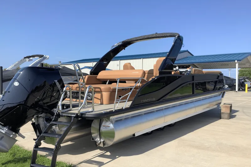 Slide: The Image of Harris Grand Mariner 250 2026 - 6