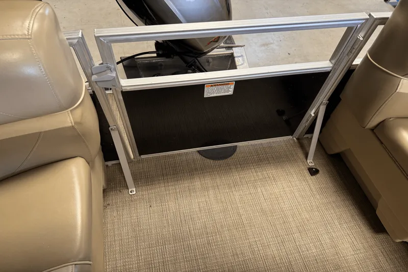 Slide: The Image of Smoker Craft SUNCHASER GENEVA22LD 2019 - 13