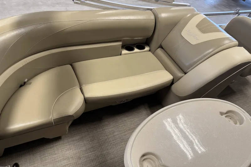 Slide: The Image of Smoker Craft SUNCHASER GENEVA22LD 2019 - 14