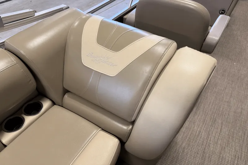 Slide: The Image of Smoker Craft SUNCHASER GENEVA22LD 2019 - 17