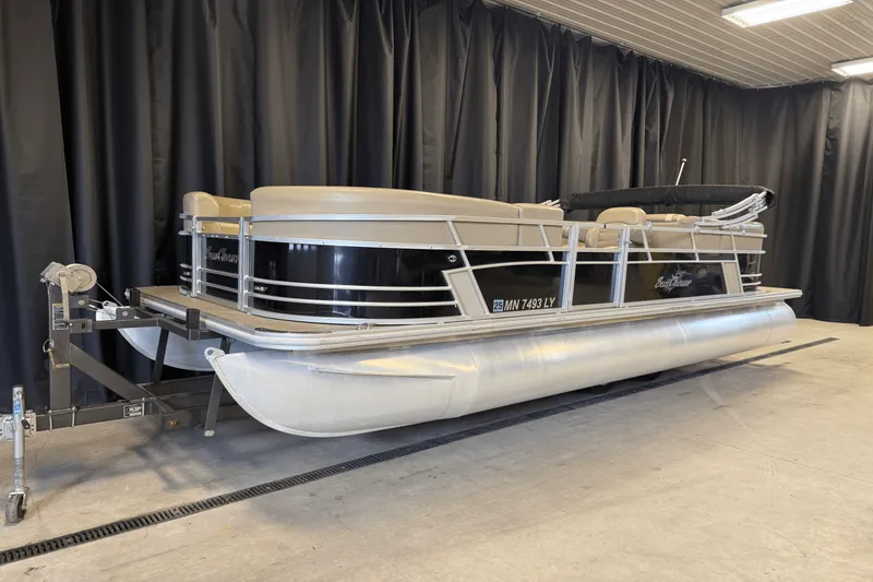 Slide: The Image of Smoker Craft SUNCHASER GENEVA22LD 2019 - 2