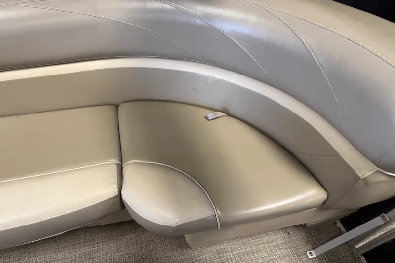 Slide: The Image of Smoker Craft SUNCHASER GENEVA22LD 2019 - 24