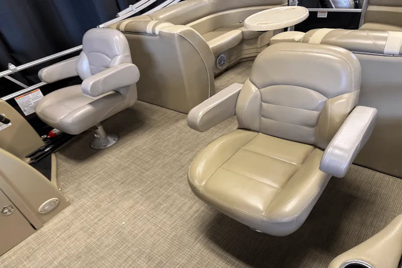 Slide: The Image of Smoker Craft SUNCHASER GENEVA22LD 2019 - 28