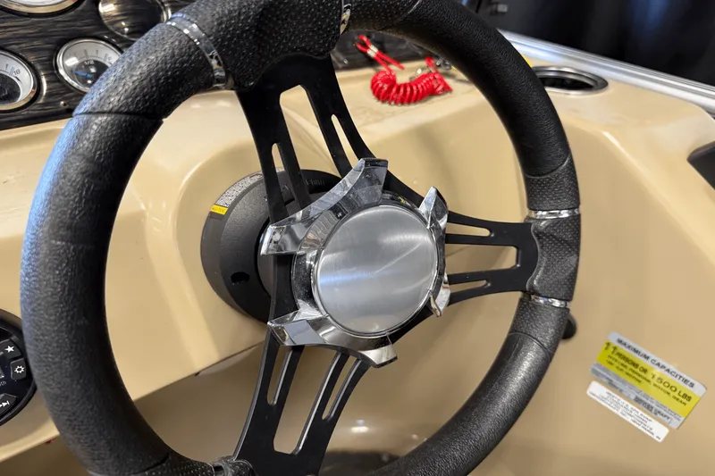 Slide: The Image of Smoker Craft SUNCHASER GENEVA22LD 2019 - 32