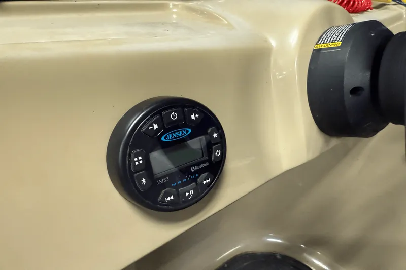 Slide: The Image of Smoker Craft SUNCHASER GENEVA22LD 2019 - 33