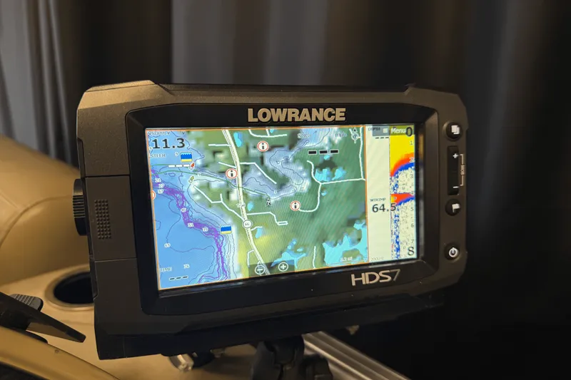 Slide: The Image of Smoker Craft SUNCHASER GENEVA22LD 2019 - 44