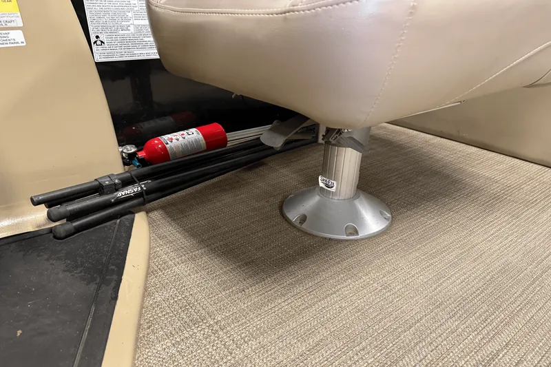 Slide: The Image of Smoker Craft SUNCHASER GENEVA22LD 2019 - 45