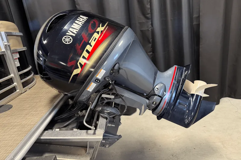 Slide: The Image of Smoker Craft SUNCHASER GENEVA22LD 2019 - 5