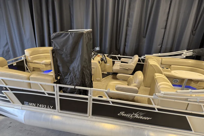 Slide: The Image of Smoker Craft SUNCHASER GENEVA22LD 2019 - 52