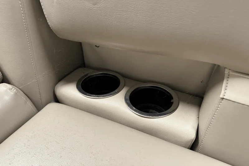 Slide: The Image of Smoker Craft SUNCHASER GENEVA22LD 2019 - 55