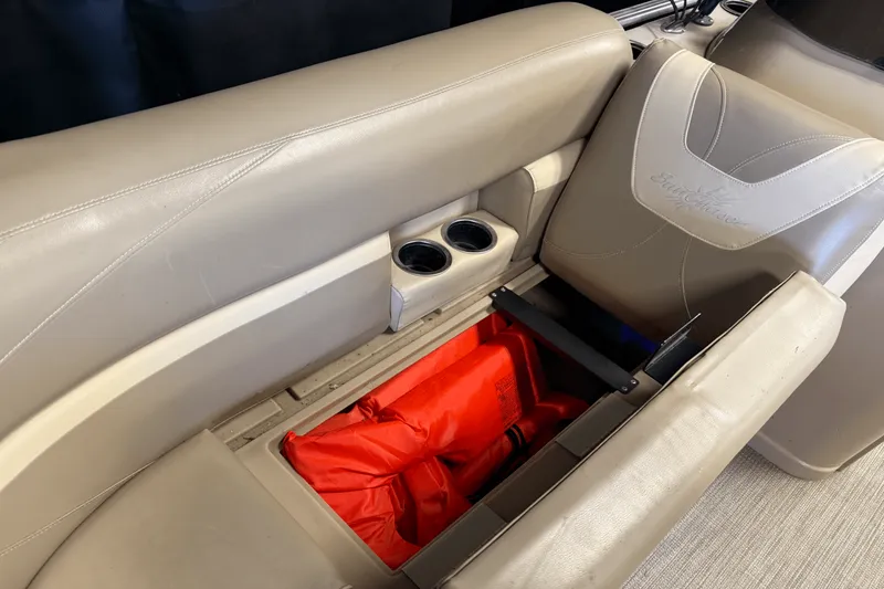 Slide: The Image of Smoker Craft SUNCHASER GENEVA22LD 2019 - 58