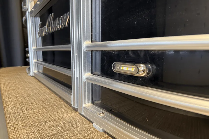 Slide: The Image of Smoker Craft SUNCHASER GENEVA22LD 2019 - 59