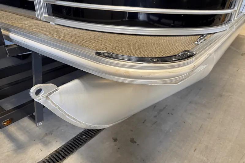 Slide: The Image of Smoker Craft SUNCHASER GENEVA22LD 2019 - 60