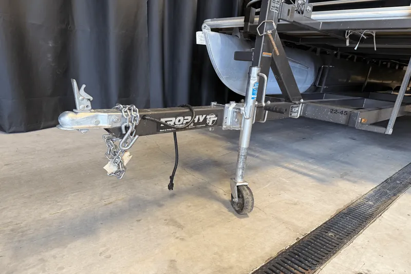 Slide: The Image of Smoker Craft SUNCHASER GENEVA22LD 2019 - 62