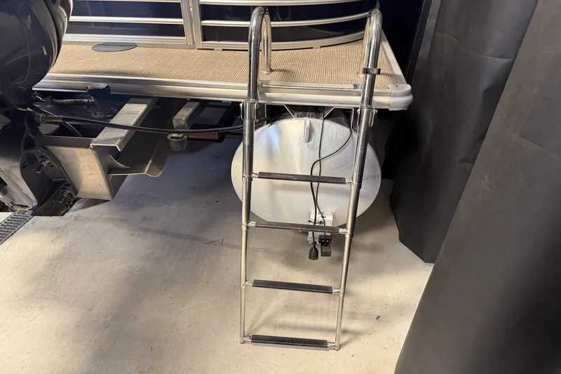 Slide: The Image of Smoker Craft SUNCHASER GENEVA22LD 2019 - 8