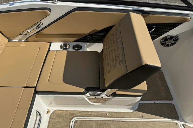 Slide: The Image of Sea Ray SPX 190 2024 - 20