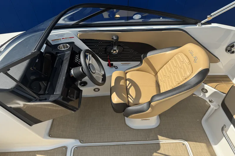 Slide: The Image of Sea Ray SPX 190 2024 - 28