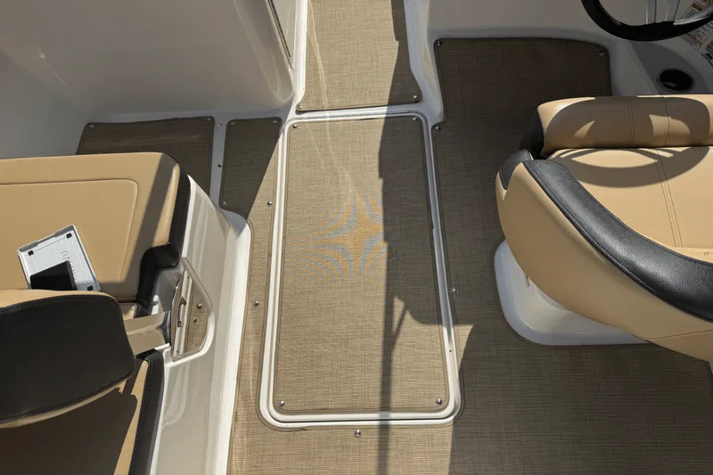 Slide: The Image of Sea Ray SPX 190 2024 - 34