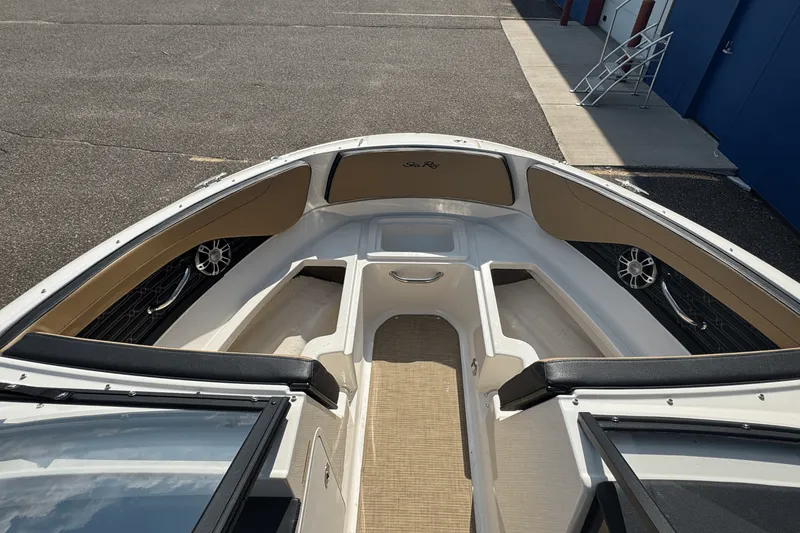 Slide: The Image of Sea Ray SPX 190 2024 - 43