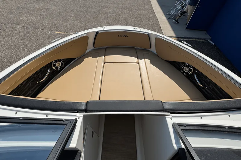 Slide: The Image of Sea Ray SPX 190 2024 - 46