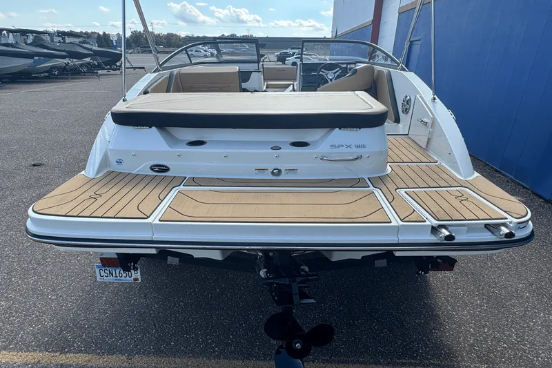 Slide: The Image of Sea Ray SPX 190 2024 - 5