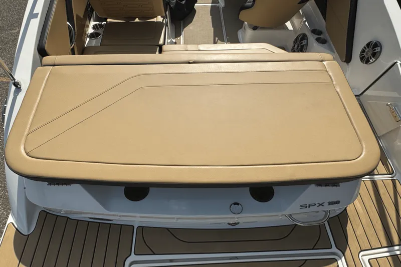 Slide: The Image of Sea Ray SPX 190 2024 - 8