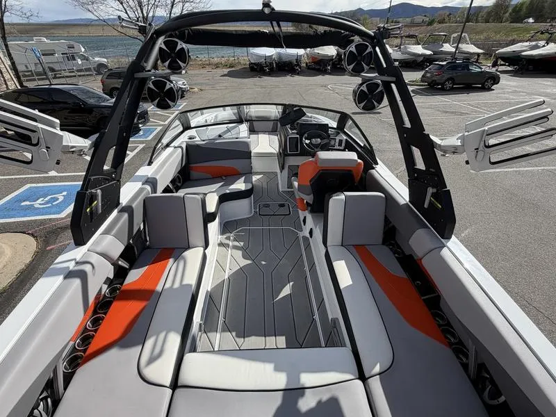 Slide: The Image of Malibu 24 MXZ 2020 - 25