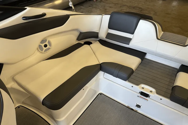 Slide: The Image of Yamaha SX 210 2021 - 19